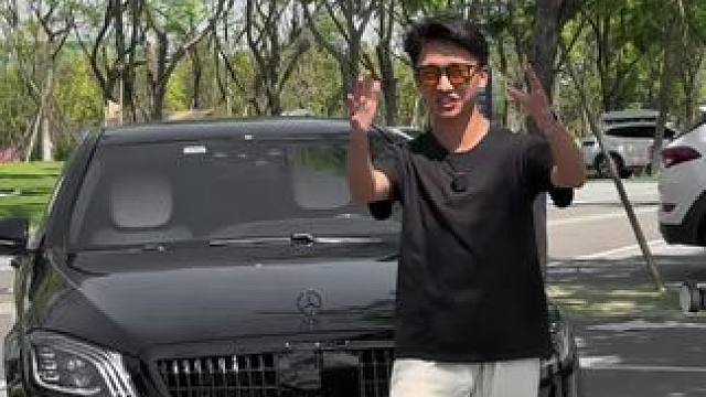 00后开的奔驰s级都这么帅的吗？#只做高品质 #奔驰s级 #黑武士#s63