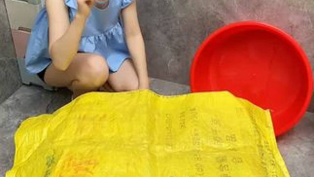 #兔耳脸盆架  可以收纳多个脸盆，家里的鞋刷都可以挂上去，还不占空间#免打孔  #小兔脸盆置物架