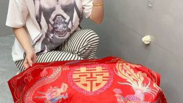 #可伸缩拖鞋架 ，凉鞋拖鞋用它收纳不占空间，还是个#可伸缩毛巾架 ，卫生间干净整洁多了#免打孔 #实