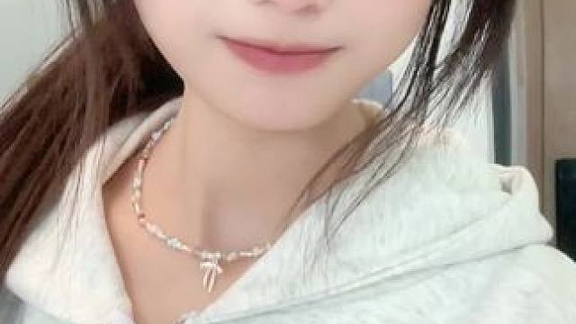 今天一定早睡！ #甜妹 #短发 #手势舞