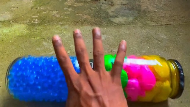 楼梯滚瓶子爆破解压时刻