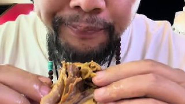 打卡云南美食（1） #国庆吃喝玩乐节 #彝人部落腊肉 #彝人部落安子