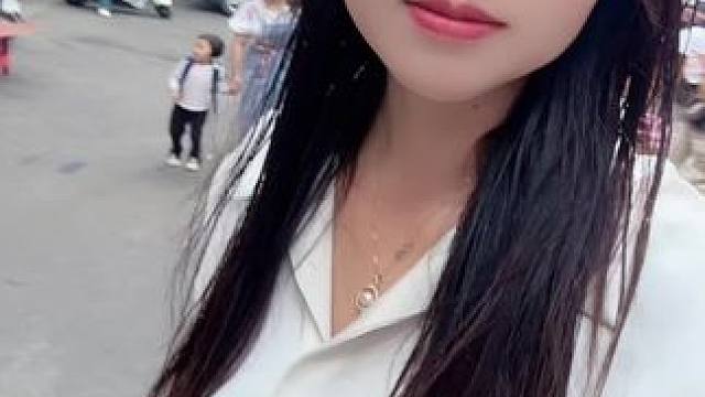 人生就是这样 ，花大把时间迷茫 ，却在几个瞬间成长。#生活随拍 #接孩子放学