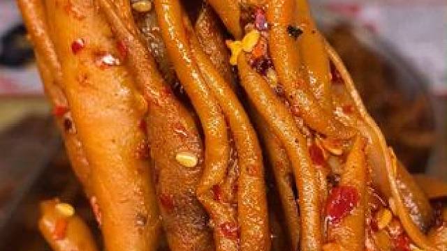 喜欢吃鸭货的，一定不要错过这个湖南的香辣鸭肠，香香辣辣QQ弹弹的超好吃#好吃到停不下来 #无辣不欢 