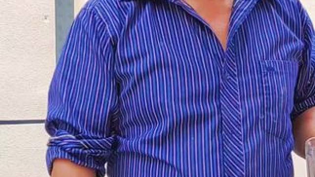 #农村生活 #老家在山区 #西营之行（323）上降甘村的大哥，早上五六点就得起来摘桃子，摘到中午，还