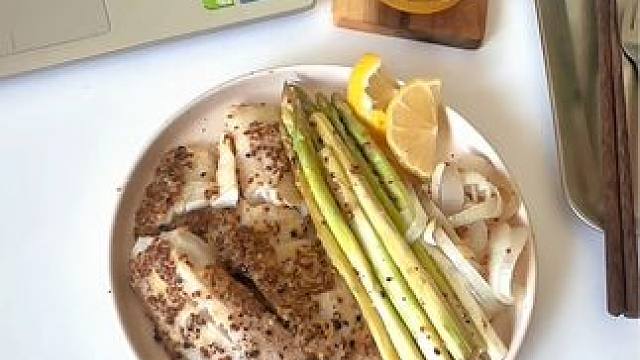 低卡减脂餐｜芥末籽酱烤鲷鱼搭配时蔬#我的厨房日记 #生活化减脂 #吃瘦不饿瘦 #低卡低脂餐 #减脂期