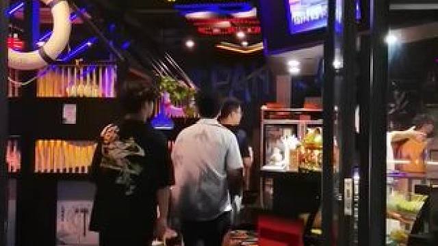 赖胖子的双人套餐太给力了！这个经典必吃套餐只要138元，里面有发财煲等其他12种菜品，还有1份蒜泥黄