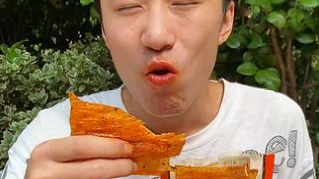 独立大包装！一次炫个够！这个价这个份量，闭眼冲冲冲！#辣条 #零食推荐 #好吃到停不下来