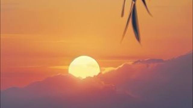 #这个视角的天空真的太绝了 #清晨第一缕阳光