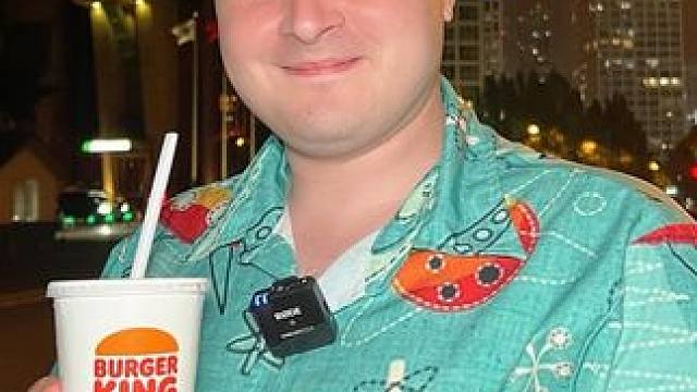 别再说国外的月亮圆！我看汉堡王的月亮很圆 #外国人 #汉堡王 #穷鬼套餐 #打工 #可口可乐