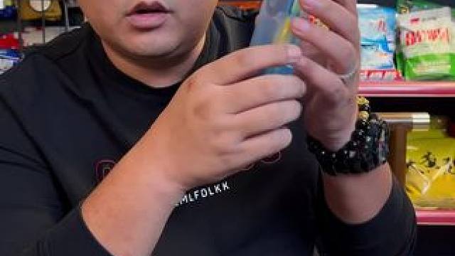 路滑成品线组套装 到手就可以钓鱼的路滑成品线组套装，还搭配了一支日夜两用的浮漂，整体性价比非常高。#