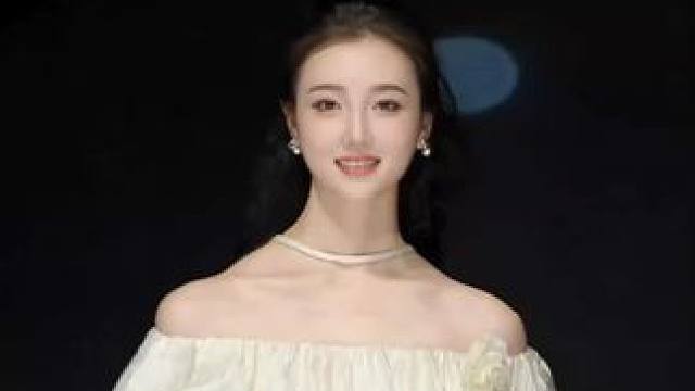 秋天的味道写在风里，人生的故事写在四季里#秋的味道写在风里 #风里有了秋的味道 #ogs时尚秀 #米