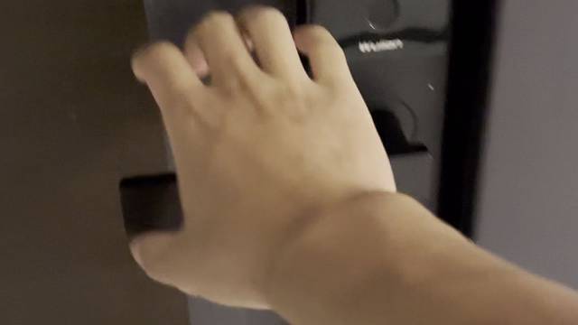 你还有脸给我打电话，他在你这么不告诉我一声呢？