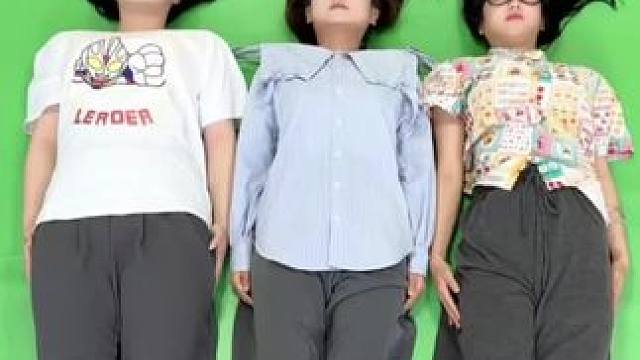 三折叠，怎么折都有面哈哈 #真会玩系列 #办公室搞笑 #三折叠 #三折叠手机 #三折叠怎么折都有面