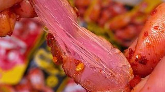 不得不说还是湖南人做的辣卤好吃，又香又辣卤的特别入味，是真的香#好吃到停不下来 #追剧小零食 #零食