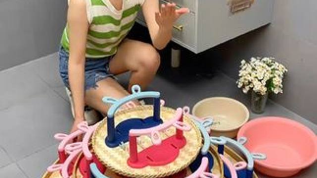 #兔耳脸盆架  可以收纳多个脸盆，家里的鞋刷都可以挂上去，还不占空间#免打孔  #小兔脸盆置物架