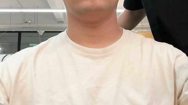 菠萝味浓郁而且气泡超足的汽水，宵夜配上真过瘾#饮料 #好喝不贵 #零食 