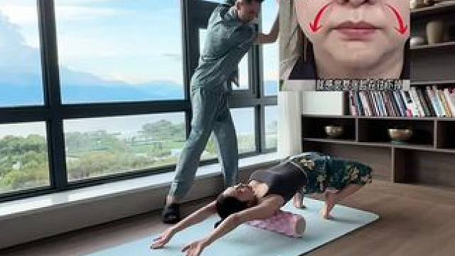 每天滚背 50 次坚持一周会有意想不到惊喜#小动作大作用#脸胯#背部锻炼