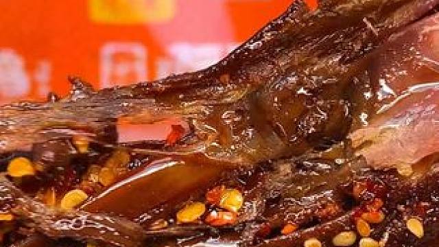 卤的特别入味，一口下去肉质紧实有嚼劲，太过瘾啦！#好吃到停不下来 #追剧小零食 #无辣不欢