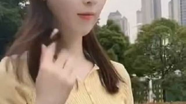 #全网笑容最治愈女孩 #车展模特 #模特美女 #街拍美女 #甜美女孩