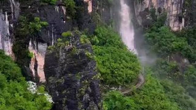 即使路途遥远，只要不停歇，终能到达梦想的彼岸#瀑布 #当阳大峡谷