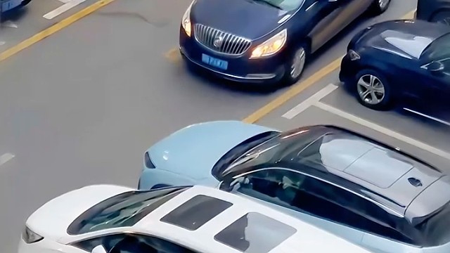 窄位长车极限入库