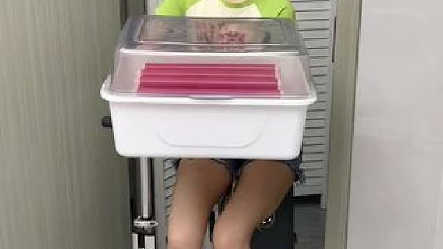 #可伸缩拖鞋架 ，凉鞋拖鞋用它收纳不占空间，还是个#可伸缩毛巾架 ，卫生间干净整洁多了#免打孔 #实