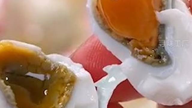 个个起沙流油的鹌鹑咸蛋#鹌鹑咸蛋 #鹌鹑蛋 #嘎嘎好吃