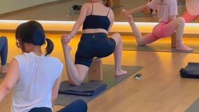 来普普瑜伽上一节拉伸课吧#东莞瑜伽课 #松山湖