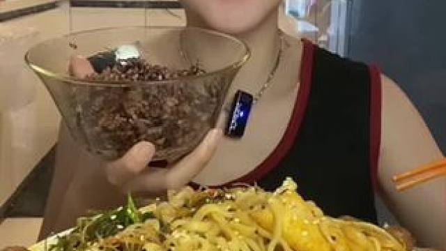 #吃货的世界唯有美食不可辜负 #从来没吃过这么好吃的东西 #谁懂这个视频对吃货的杀伤力 #好好吃饭好