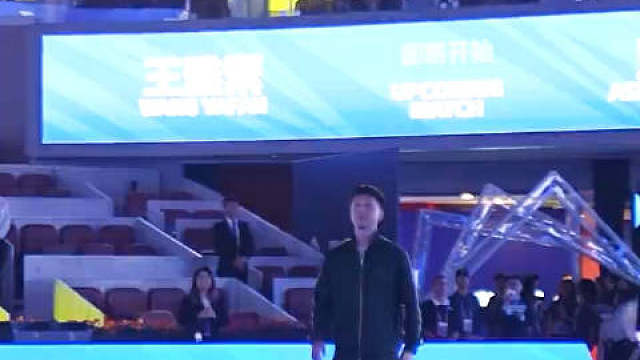 哇！龙队来挑边最后的合照好萌哦一出现全场欢呼 这个国民度超绝的