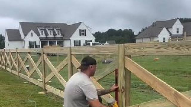 乡村庭院设计风格。#庭院设计 #小院改造 #能工巧匠 #花园设计 #庭院地面铺装