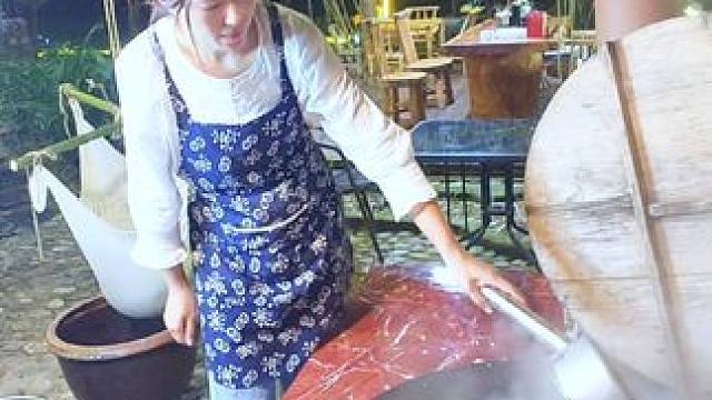 风里已经有了秋的味道，愿我们都好，不止在秋天#手工黑豆腐  #小院时光 #团建聚会