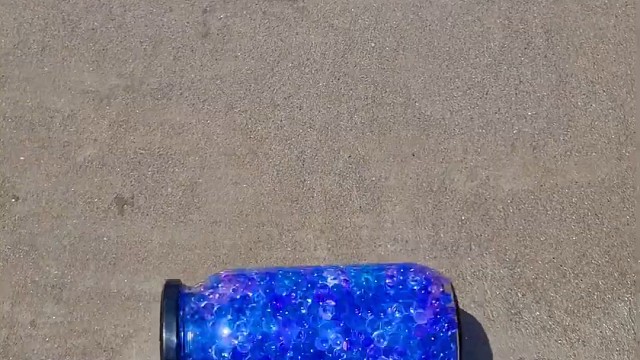 楼梯滚瓶子爆破解压时刻