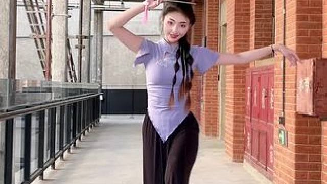 轻舟已过万重山～#古典舞 #国风古韵 #舞蹈翻跳