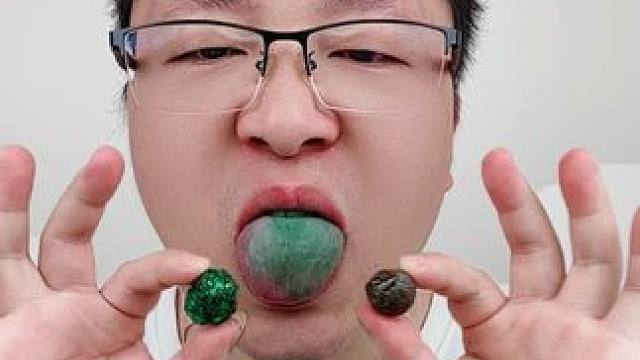 后劲有点大 #不敢想象这一口多好吃 #玩个很新的东西 #爆酸糖 #是时候展现真