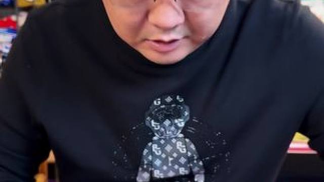 歪嘴伊豆散装鱼钩 这是一款高碳钢材质的歪嘴伊豆散装鱼钩，歪嘴设计，不容易退钩跑鱼。#鱼钩 #歪嘴伊豆