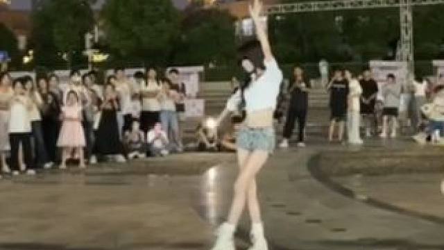 《消失的杆》#随机舞蹈 #校园随舞 #翻跳 #hush #第三视角