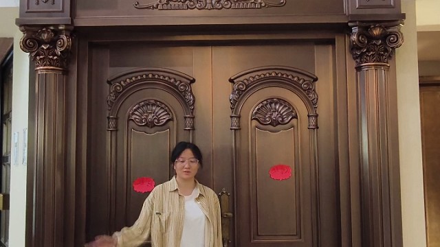 拥有一扇纯铜欧式入户门，是一种什么样的凡尔赛体验？