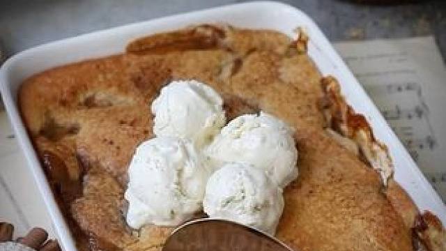 「奶油芝士苹果派」 Cream Cheese Apple Cobbler.秋季食谱分享，假期试试这个