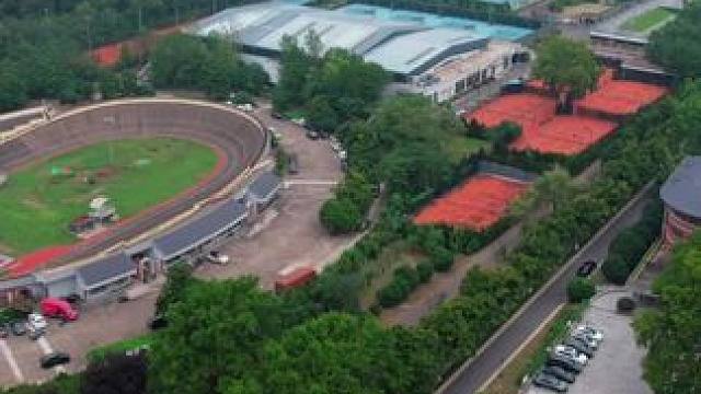 秋风飒飒，旌旗猎猎。擎旗砺剑，淬炼前行！