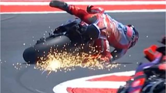 就是不肯放手 #赛道 #摩托车比赛 #motogp #专业比赛请勿模仿