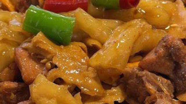 馋嘴胶原鸡 希望所有女孩子都能尝一下，太美味，尤其泡上饭之后#一粒孜然