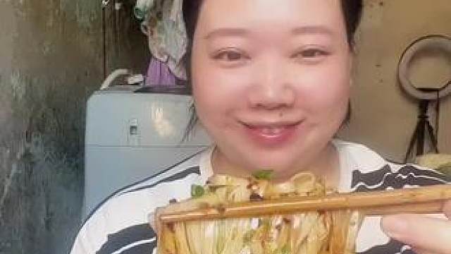 #下饭菜 #爆辣 #嗦粉