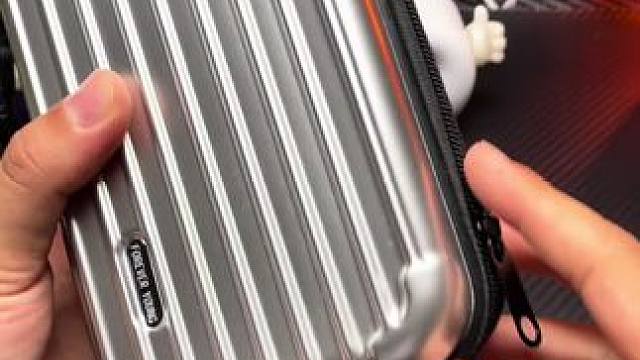 出行套装搭配的怎么样？氮化镓充电器，多功能快充充电宝，240瓦四合一快充线。电子产品再多也不怕，直接