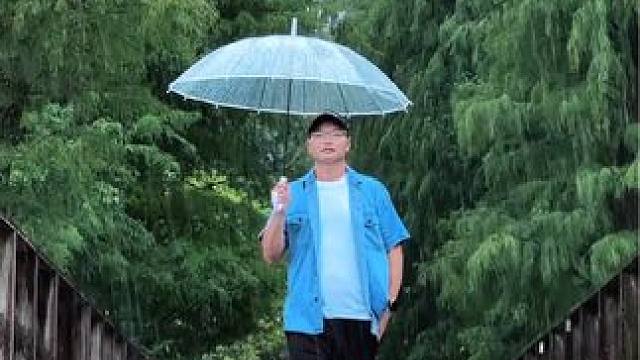 外出游玩一定要带上一款多功能的八爪鱼支架，软骨设计，方便携带，任何场景轻松拍大片#拍照神器 #八爪鱼