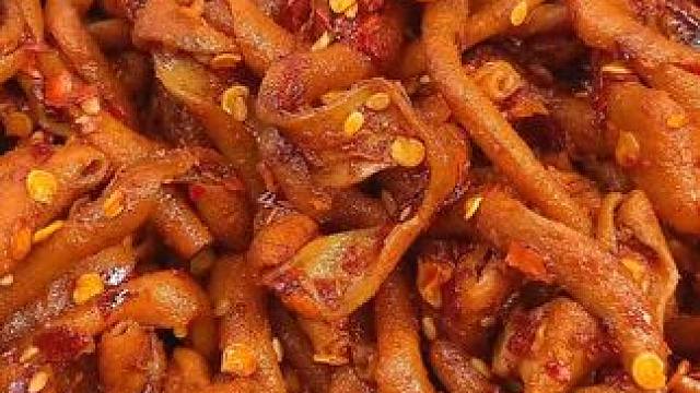 喜欢吃鸭货的，一定不要错过这个湖南的香辣鸭肠，香香辣辣QQ弹弹的超好吃#好吃到停不下来 #无辣不欢 
