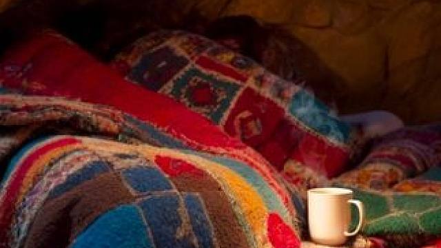 助眠视频，在洞穴里躲避巨大的风雪，呼啸风雪声，助眠氛围 #白噪音 #助眠视频 #助眠声音 #解压助眠