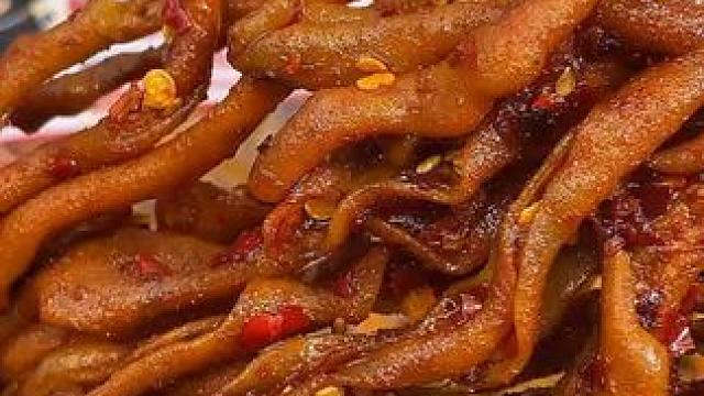 一口下去QQ弹弹，卤的特别入味，香香辣辣的真的太上头了#零食推荐 #好吃到停不下来 #追剧小零食