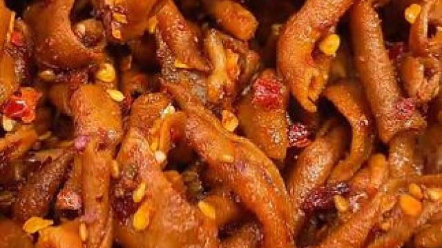 一口下去QQ弹弹，卤的特别入味，香香辣辣的真的太上头了#好吃到停不下来 #无辣不欢 #妈呀太香了